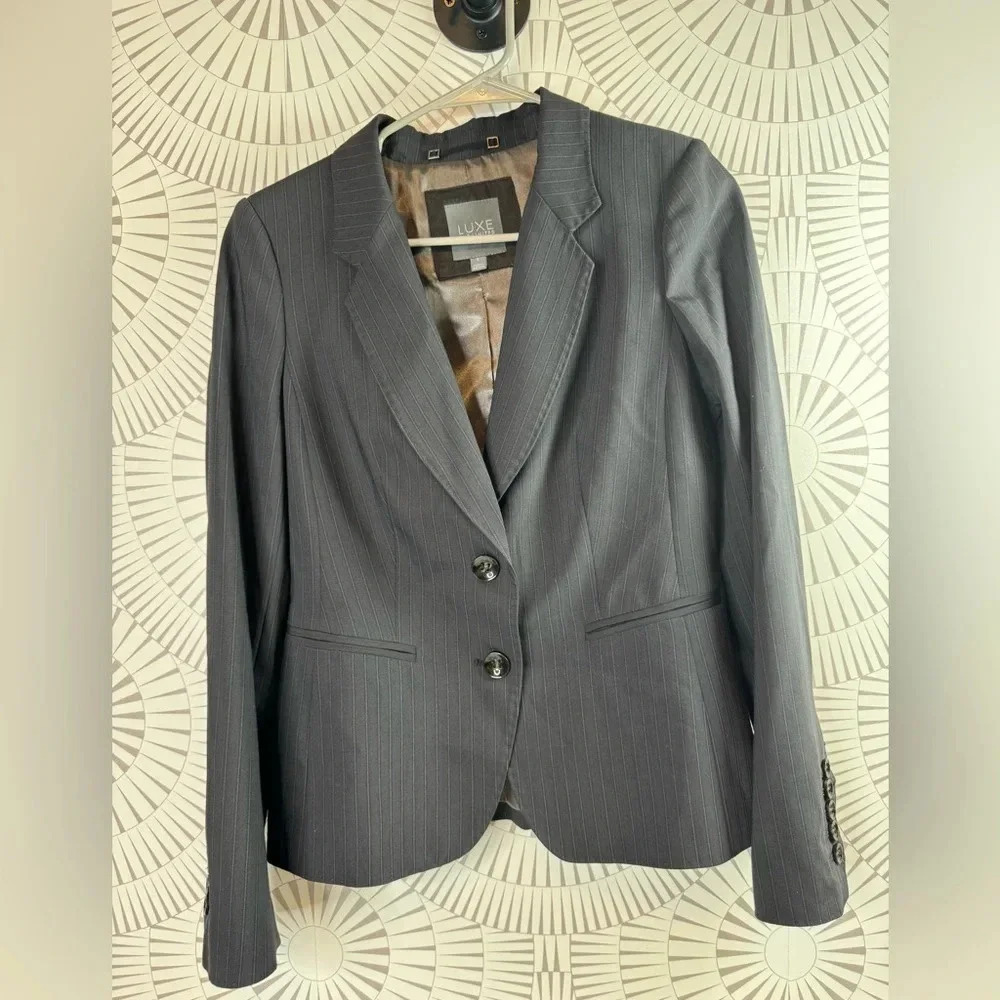 The Limited Luxe Women’s Pinstripe Two Button Blazer Size 4 Wool Blend